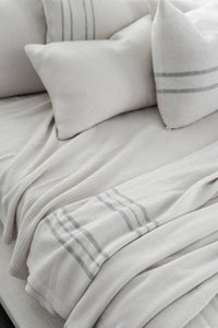 ALABASTER/STORM GREY