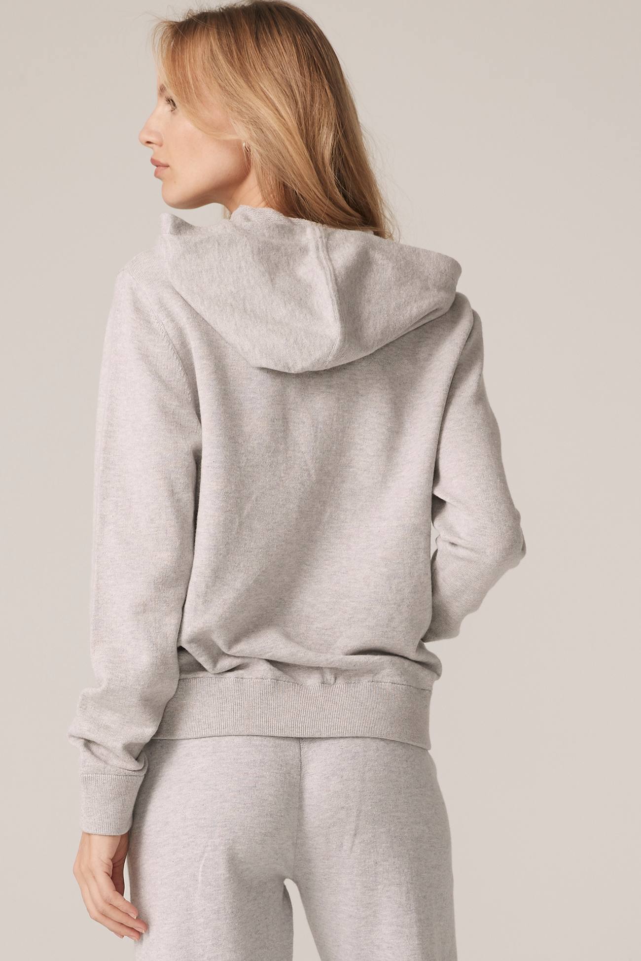 LIGHT HEATHER GREY
