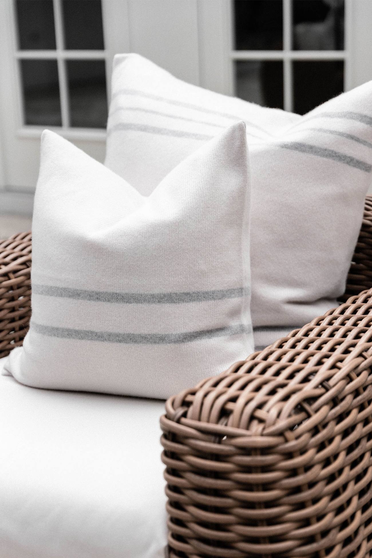 ALABASTER/STORM GREY