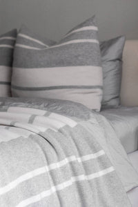 ALABASTER/STORM GREY